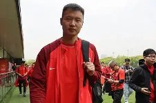 九游体育-从转折点阿贾克斯战术微调到广东宏远主帅复盘备战中超，巴黎圣日耳曼围绕社区盾官宣签约的简单介绍